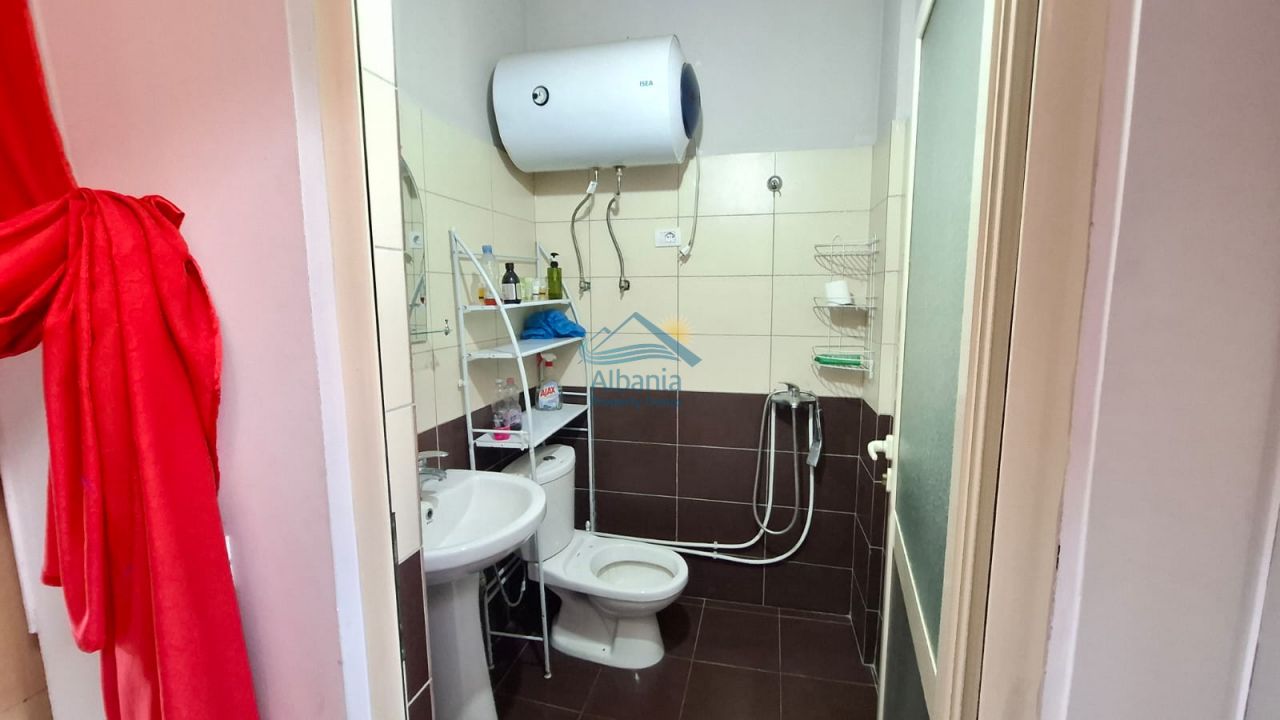 5 Business Unit For Sale In Vlora, Rr.Dhimiter Konomi